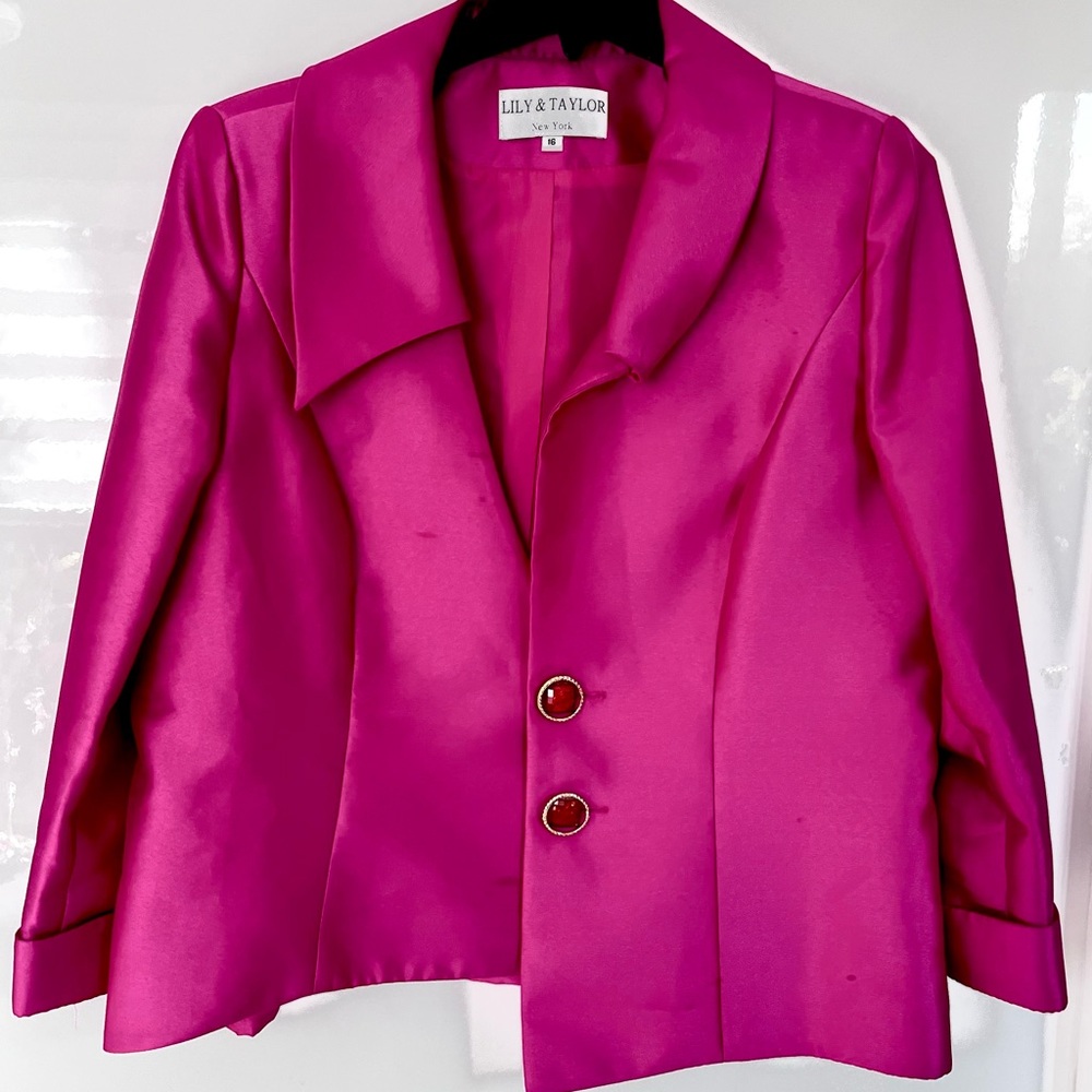 Lily & Taylor New York Fuchsia Silky Blazer